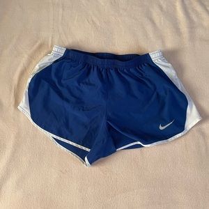 Nike Women M Shorts
